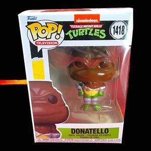 Donatello funko # 1418 (nib) with pop protector